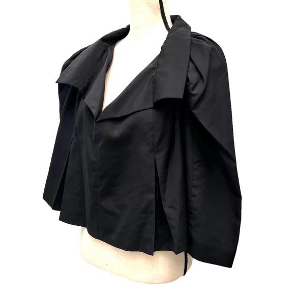 YVES SAINT LAURENT BLACK CROPPED PONCHO CAPE WITH POINT COLLAR - 2010 COLLECTION - Picture 8 of 14
